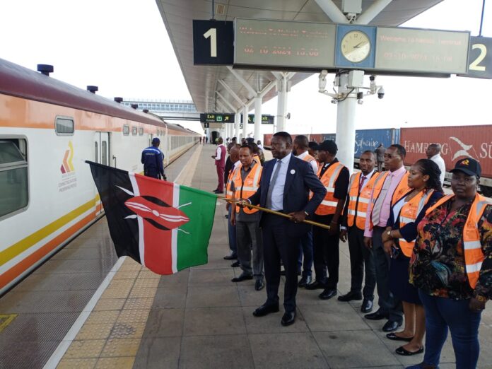 madaraka express, premium, business class, rail transport in kenya,