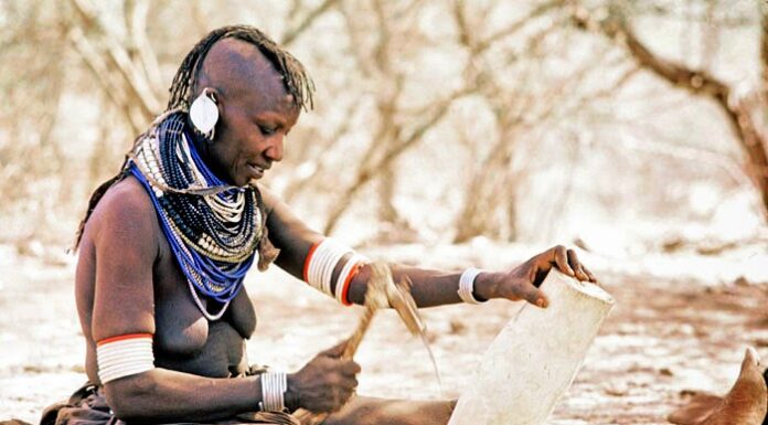 Artisans from Turkana turn creativity into opportunity in Nairobi 13 artisans travelled to Nairobi to showcase their products at Bizarre Bazaar Global Village, one of Kenya’s largest open-air markets for art, fashion and design. The artisans, from both refugee and host communities in Turkana, made 102,000 Kenyan shillings in sales over just two days. ‘It was more than just a market – it was a space to learn, connect and dream bigger,’ said Rodgers Mugaragu, a refugee artisan attending the event for the first time. With more than 100 vendors from across the country and beyond, Biz Baz is a vibrant platform for small producers to display their work and explore new business opportunities. ‘With ITC’s support, I’ve attended Biz Baz twice. The first time, I learned about product quality and value addition,’ said Josephine Alogogita Lobur from the Lodwar host community. ‘Since then, I’ve improved my designs to meet market standards. This year, I connected with new clients, exchanged ideas with other artisans, and gained inspiration to keep growing my business.’ Beyond immediate sales, the experience has strengthened participants’ confidence to run their own enterprises, paving the way for greater financial independence and long-term self-reliance. The group also visited ITC’s Ethical Fashion Initiative (EFI) centre in Nairobi to learn how local artisans collaborate with EFI to produce high-quality, market-ready goods. Opportunities like these help artisans gain exposure to national buyers and new markets, strengthening small businesses and generating income. Increased opportunities also mean better cohesion between refugees and host communities.