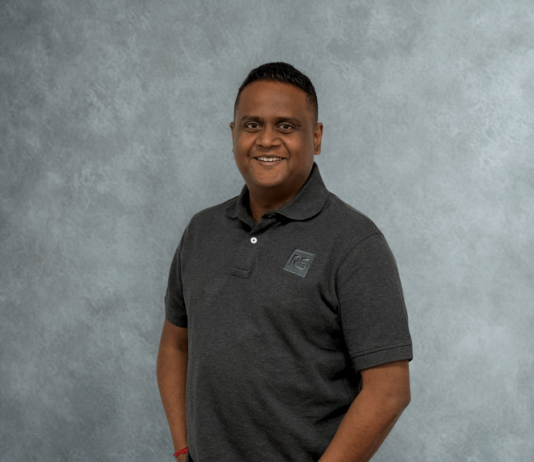 iv Muthan Pr Eng, Head of Export Sales and Operations.