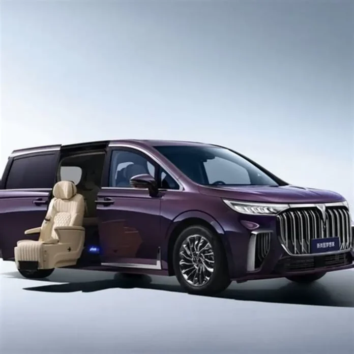 OIP (80) VOYAH (www.VOYAH-Global.com), a high-end smart new energy vehicle (NEV) brand, made an appearance under the theme